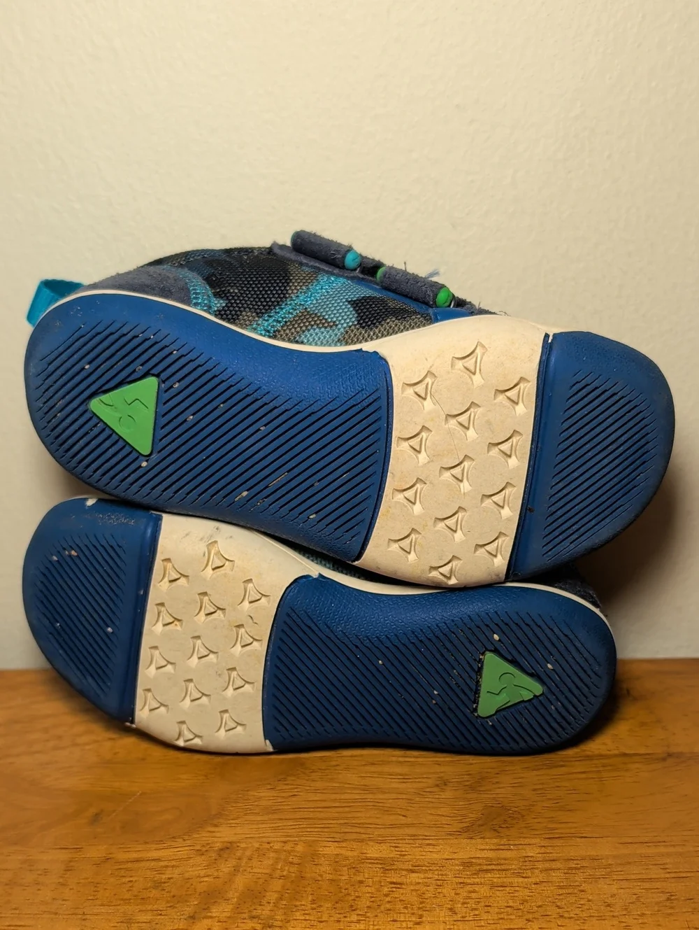PLAE Kids TY Sneaker Shoes Blue Green Camo Hook & Loop Toddler Boys Size 9.5